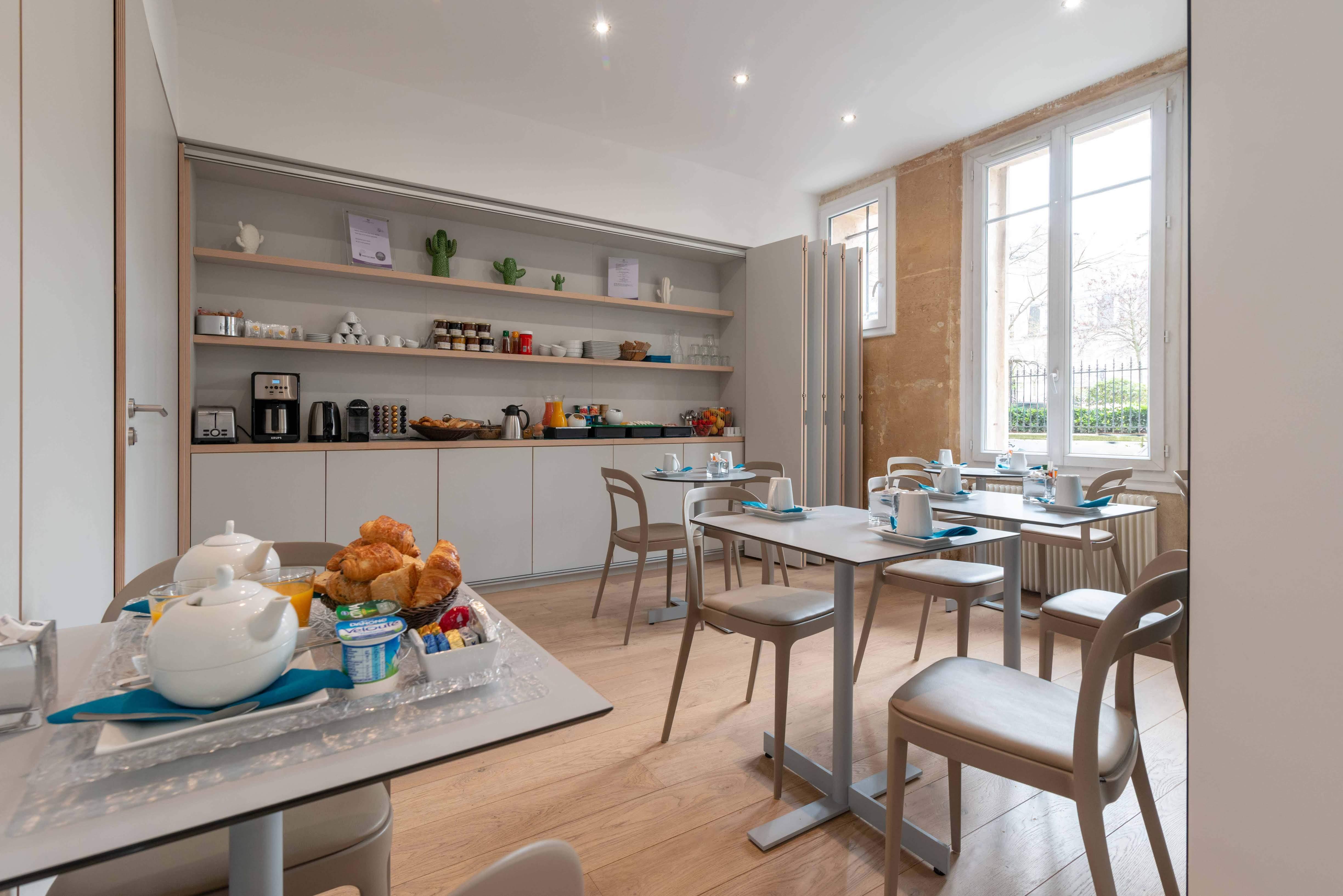 Makom Pereire Paris Exteriör bild